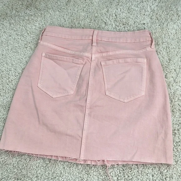 PRE-LOVED ♻️
Pink mini skirt. - Picture 3 of 3
